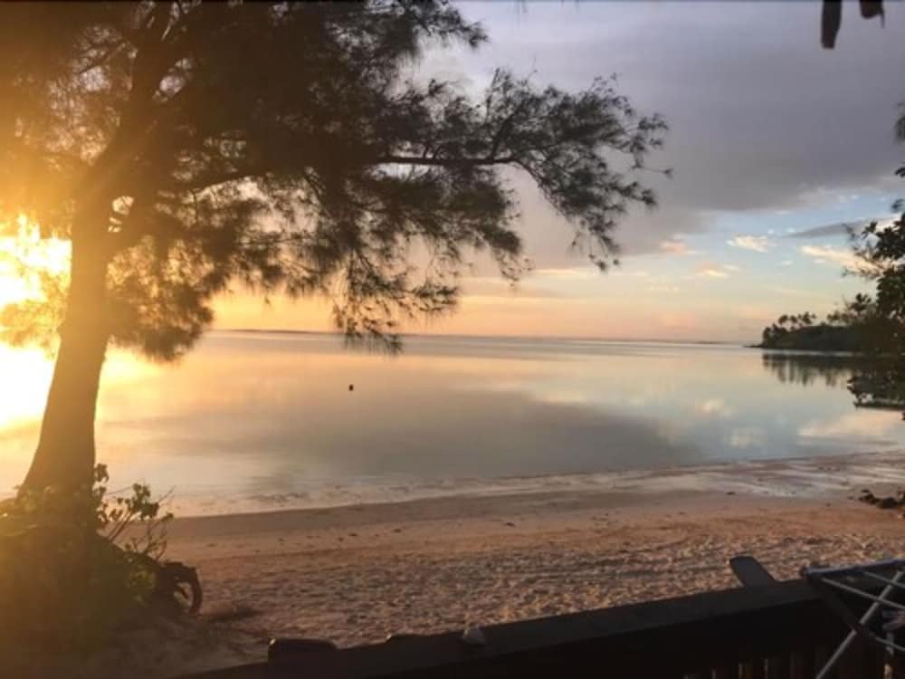 Muri Shores