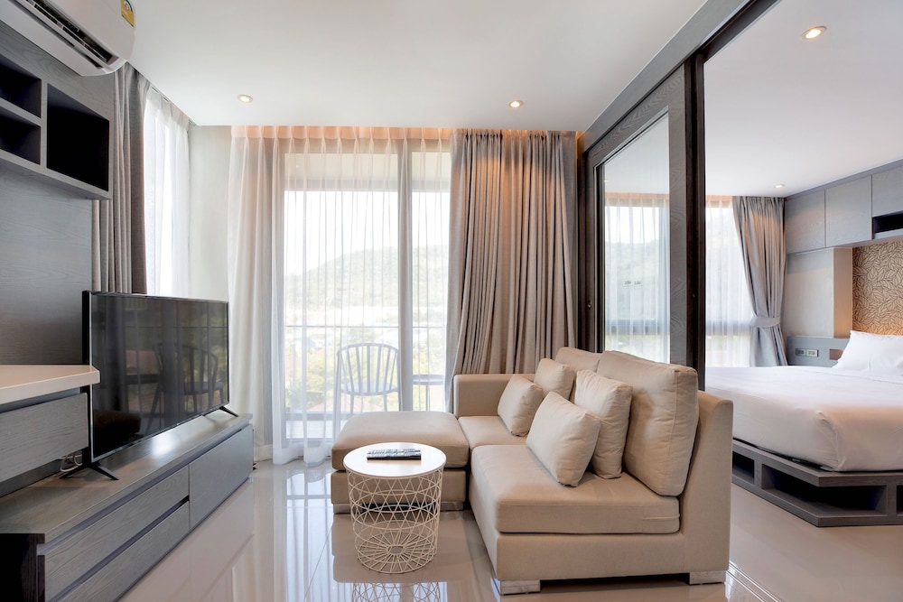 Tropical Hill Views Citygate Suite D609 view 2