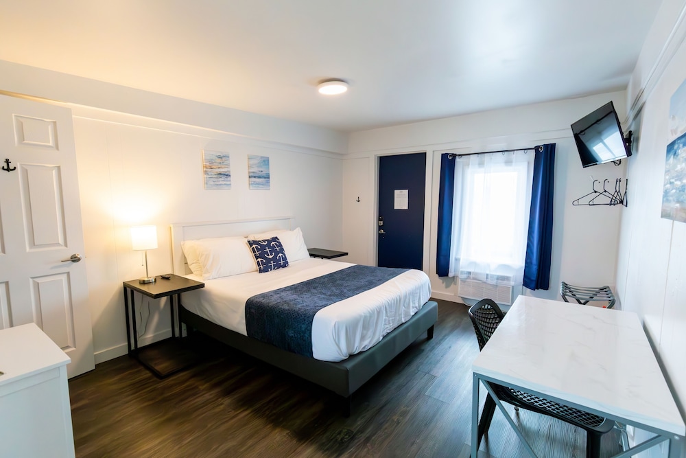 Anchor Bay Inn and Suites view 3