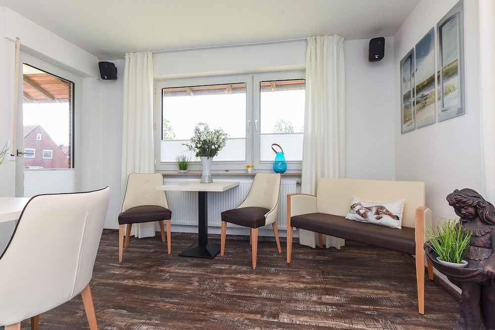 Ferienwohnung in Bensersiel, 300 m vom Strand Entfernt