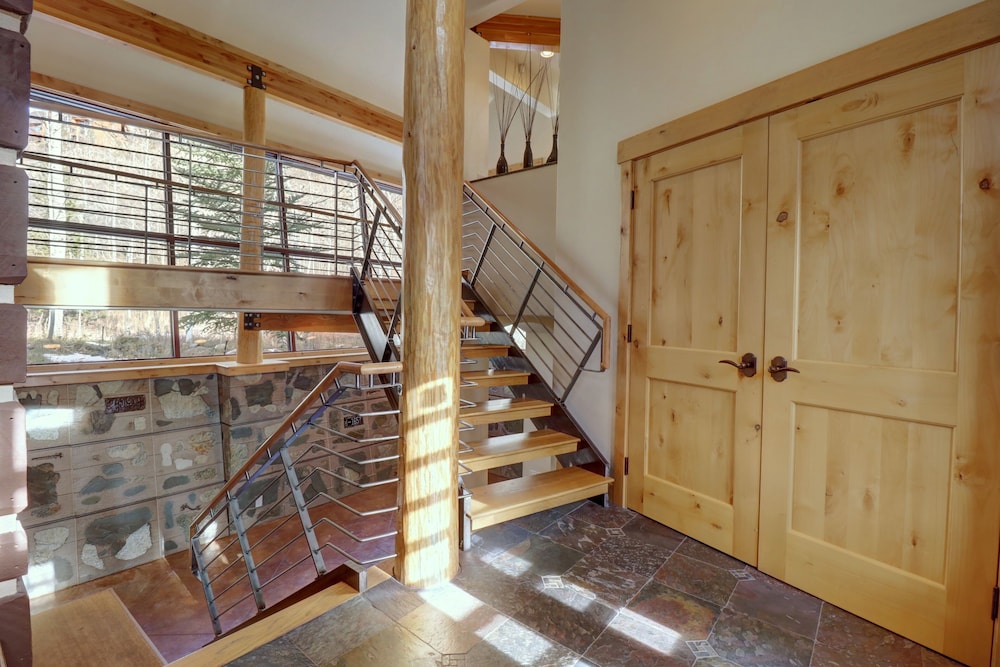 11 Stormwatch Circle 4br 3.5ba 4 Bedroom Home