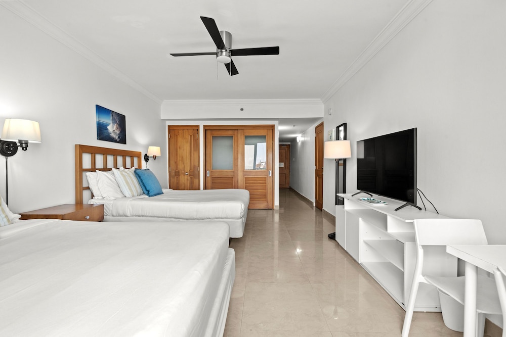 Lagoon821-bl in San Juan