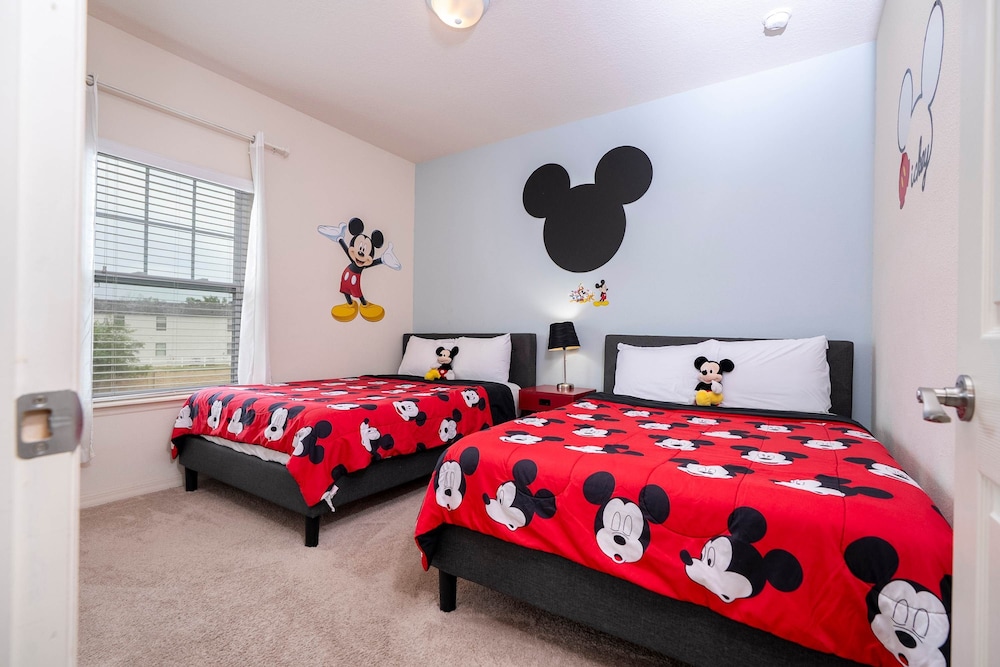 Spacious 4Bd Disney Dream With Resort Access at Lucaya 3210