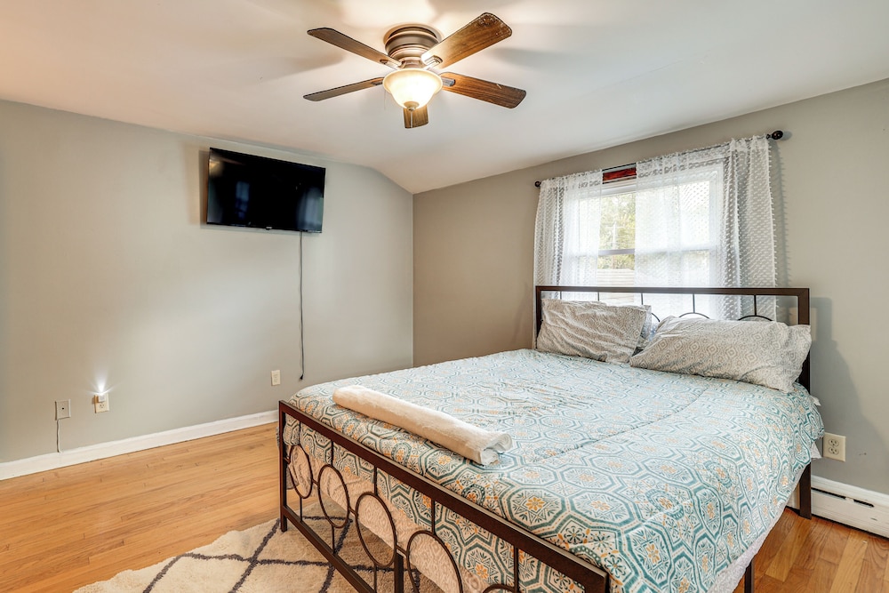 2 Mi to Town: Home w/ Patio & Yard in Waterbury!
