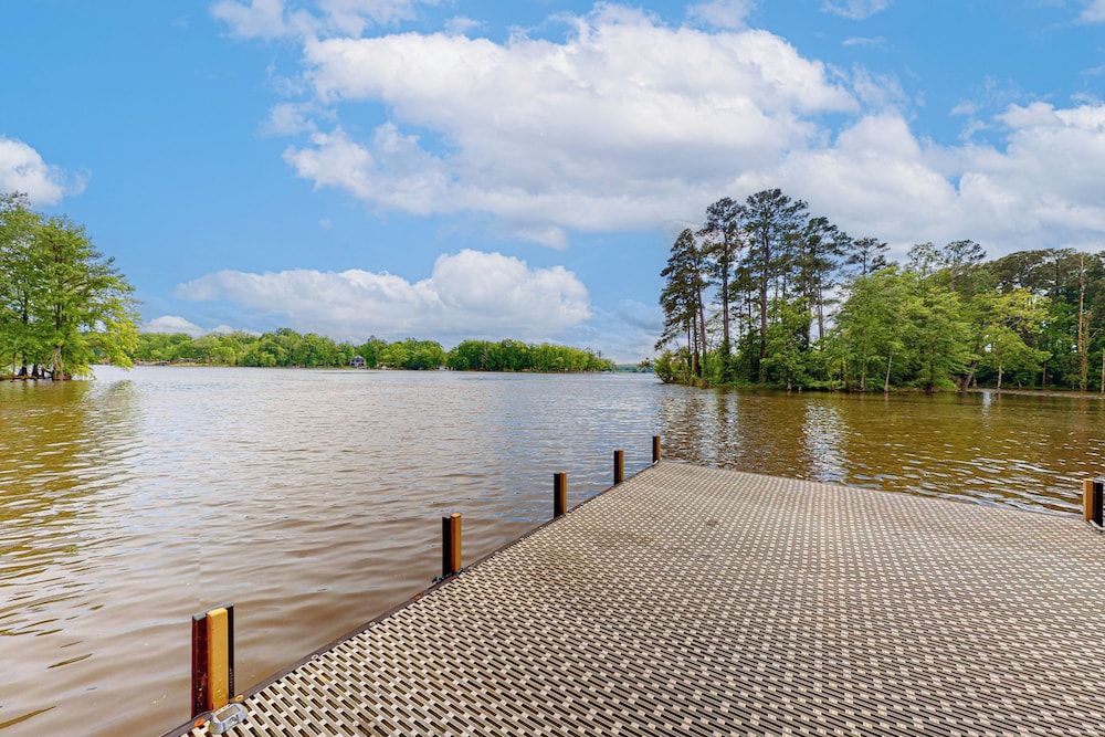 Large 3BR Lakefront Lake Murray Home w/ Dock