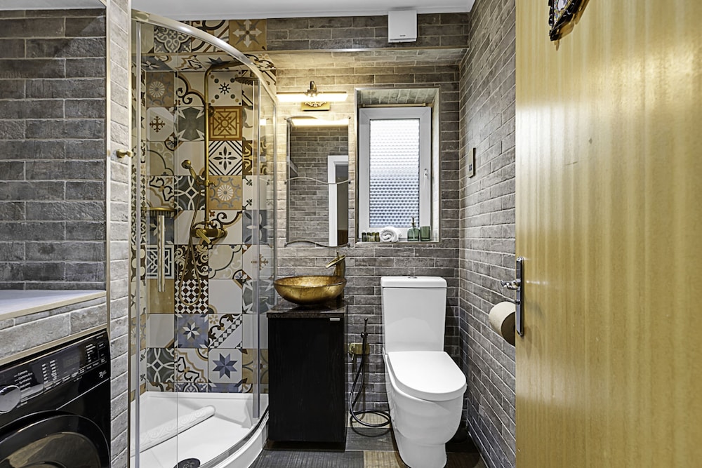 Charming Centrally Located Wimbledon Flat