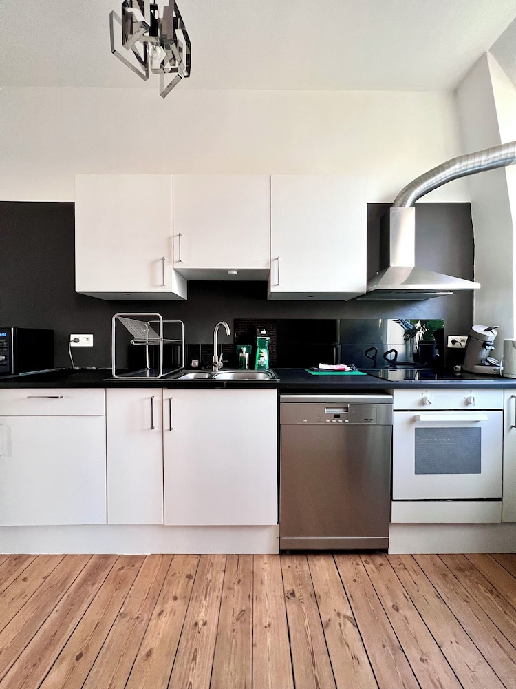 Spacious Family Apartment Midi