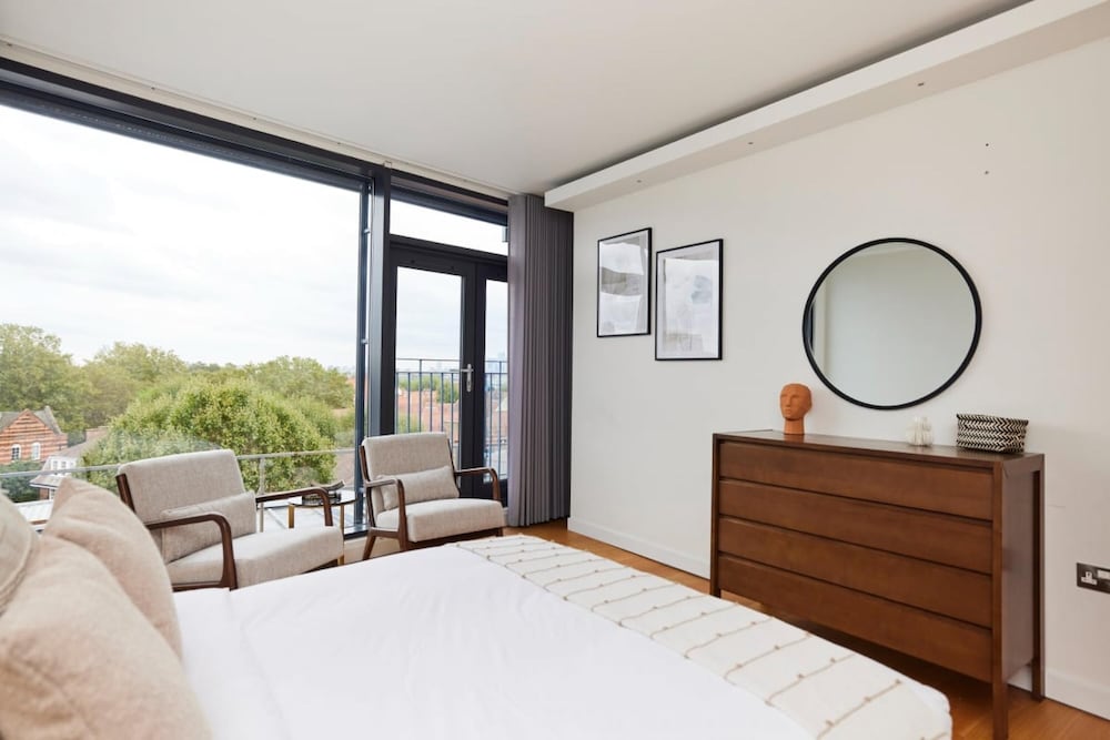 The Shoreditch Escape - Lovely 2bdr Flat With Balcony
