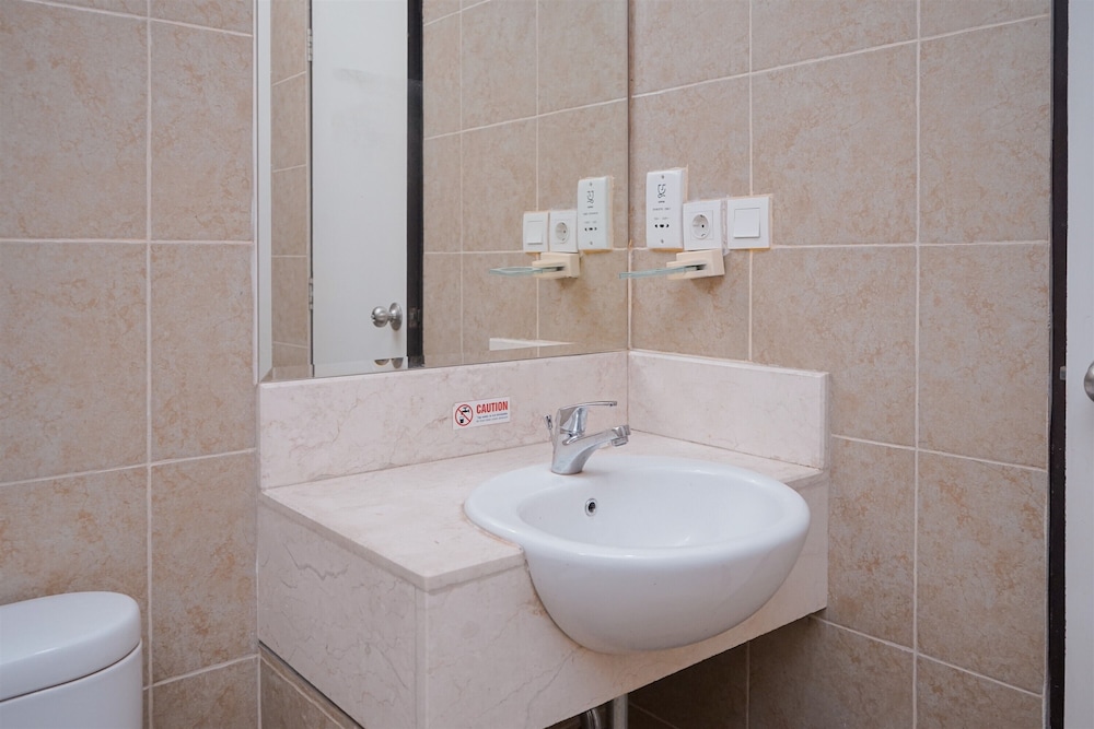 Spacious and Elegant 3BR at Great Western Apartment