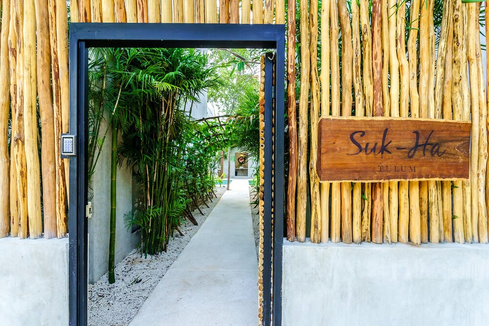 Eco-sustainable Luxury Between Beach Hotspots & Tulum Town by Stella Rentals