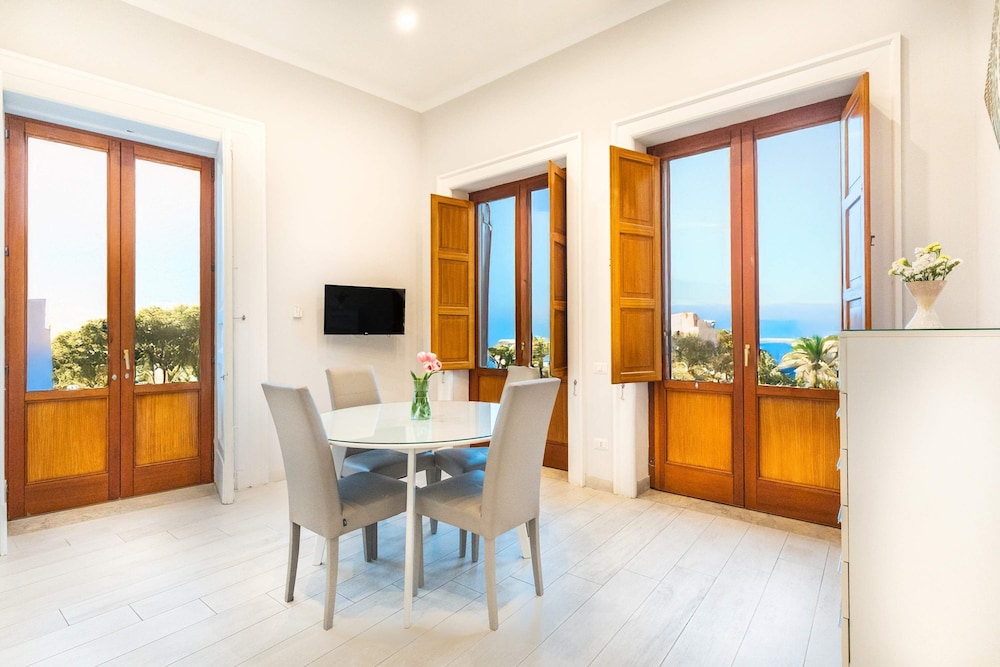 Maramia Luxury Apartment photo 2