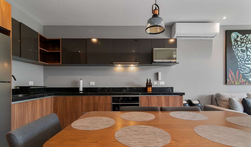 Modern 1 Bedroom Apartment With Luxury Amenities at Paramar Black by Waves