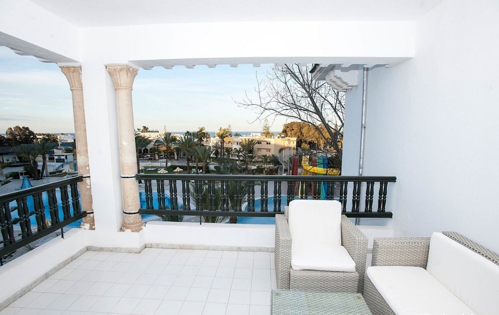 Hotel Riviera - Family Only
