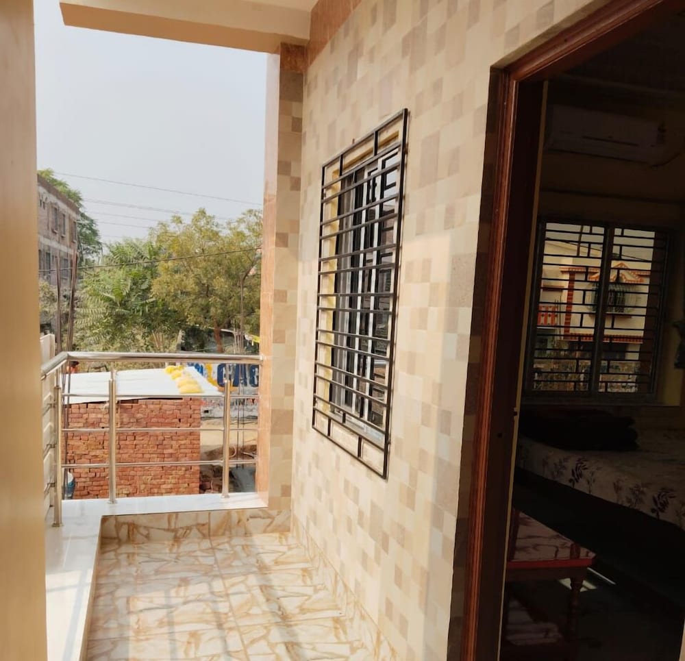 Megh Balika Santiniketan FAMILY Homestay