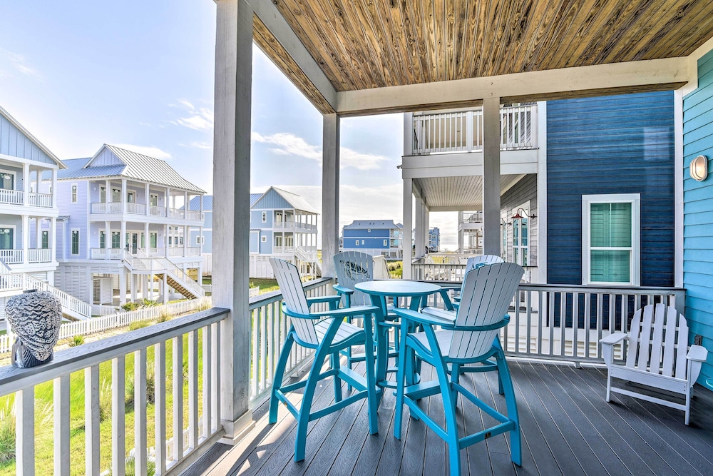 Walk to Beach: Modern Galveston Home w/ Balconies! view 5