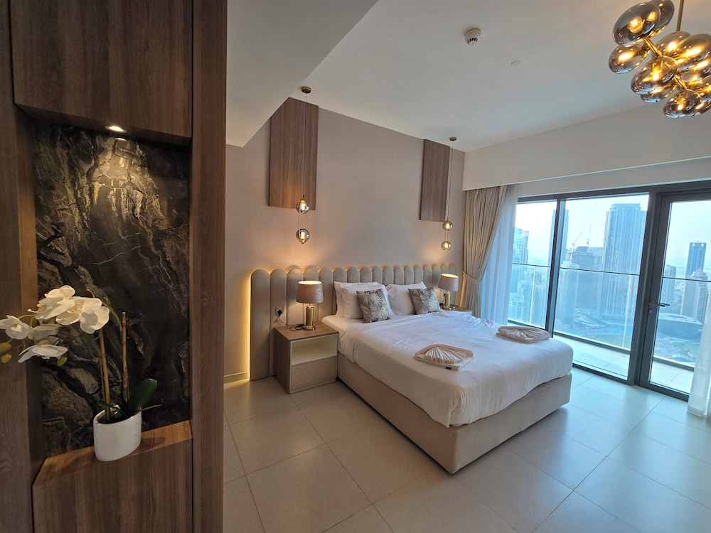 Royale Highend Burj and Fountain View