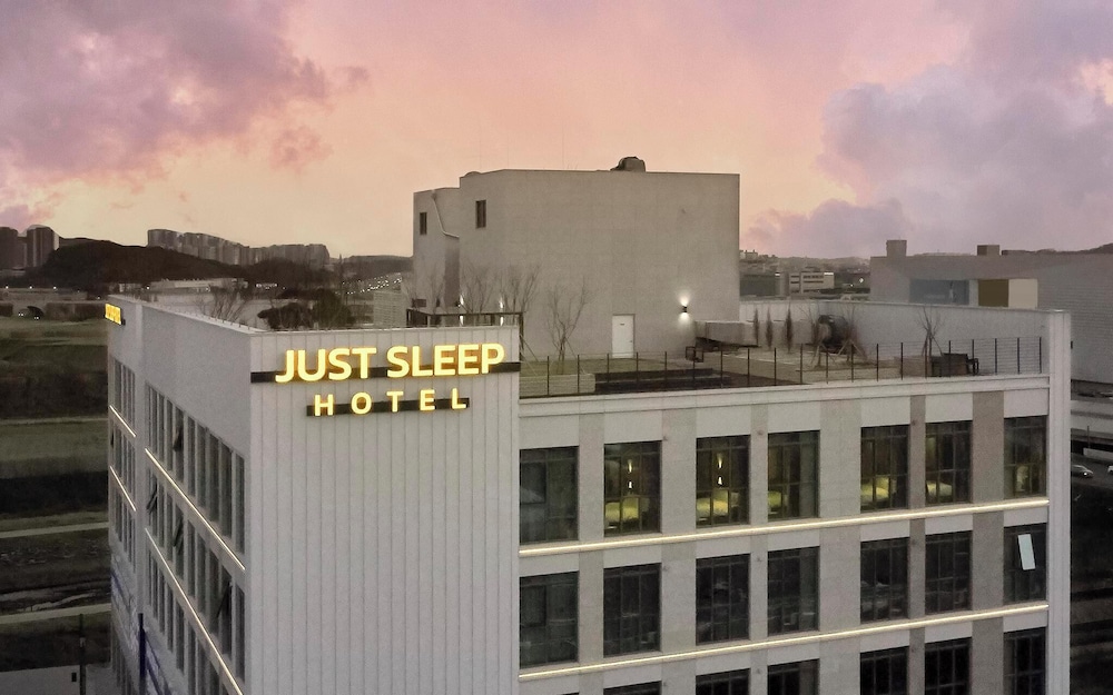 Dongtan Station Just Sleep Hotel
