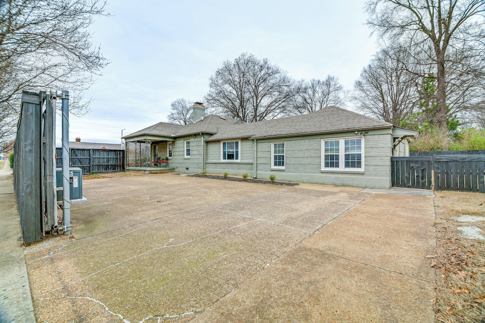 Spacious Memphis Retreat: 5 Mi to Downtown Beats!