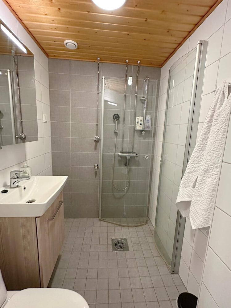 Bright & Cozy 2BR Home in Central Lahti