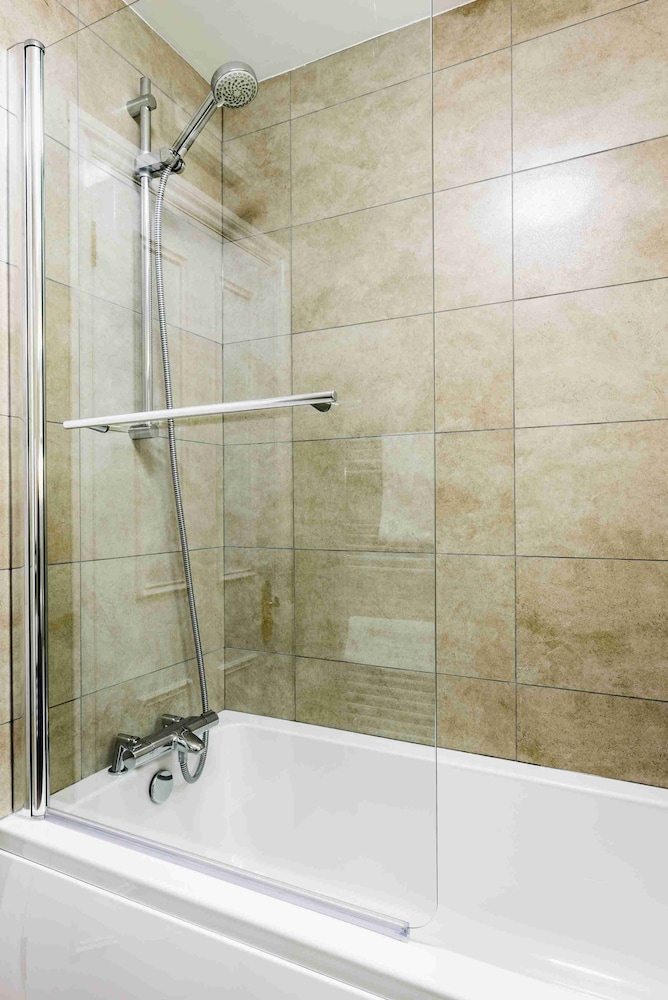 Oxford Vacations - St Margarets Hotel - Property Image 65
