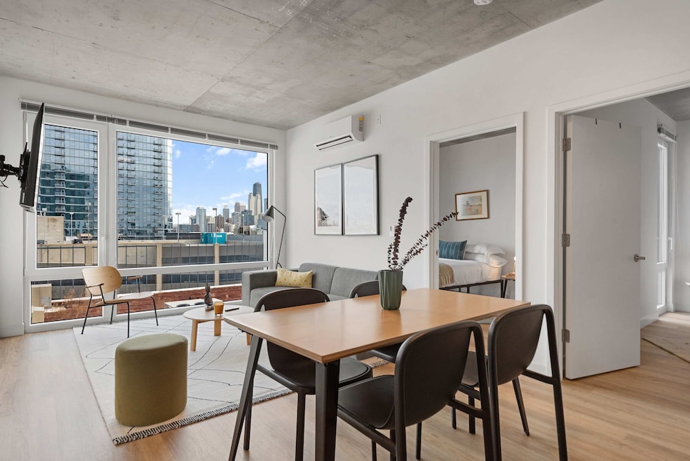 4BR Group Retreat Near Lincoln Park