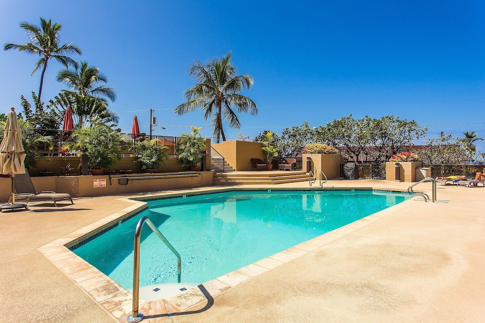 Hawaiian Unit + Walking Distance to Town - AC & Wifi! - Vrkcv