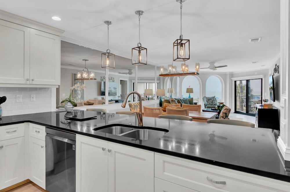 118 Seascape by Avantstay Pool Oceanfront Views