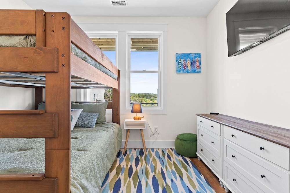 1040 Break / 1040 Ocean Blvd West 4 Bedroom Home by RedAwning