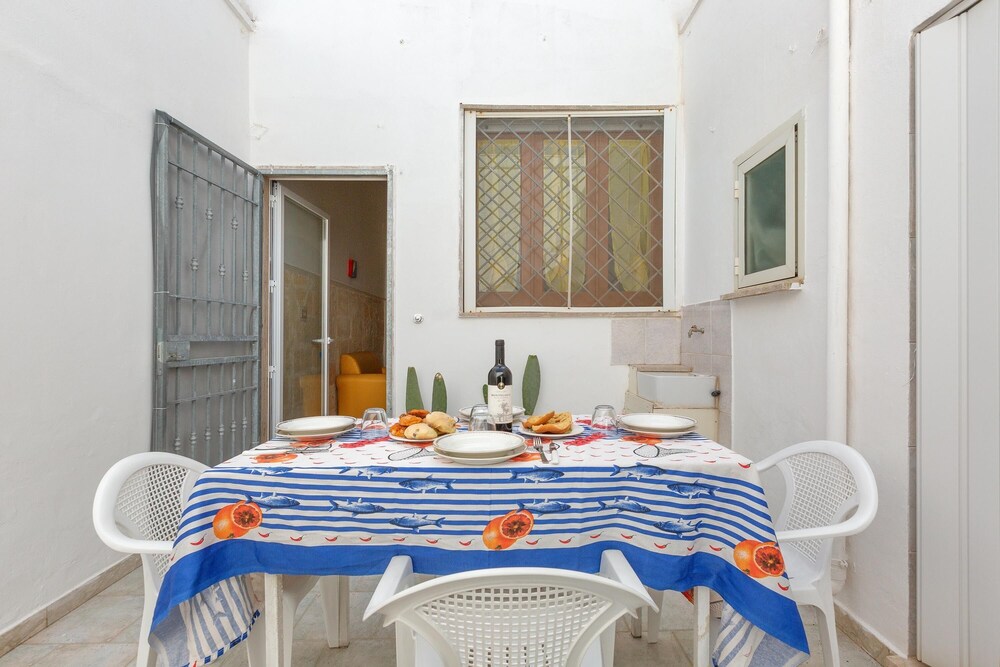 3550 Casa Cleopatra by Barbarhouse view 3