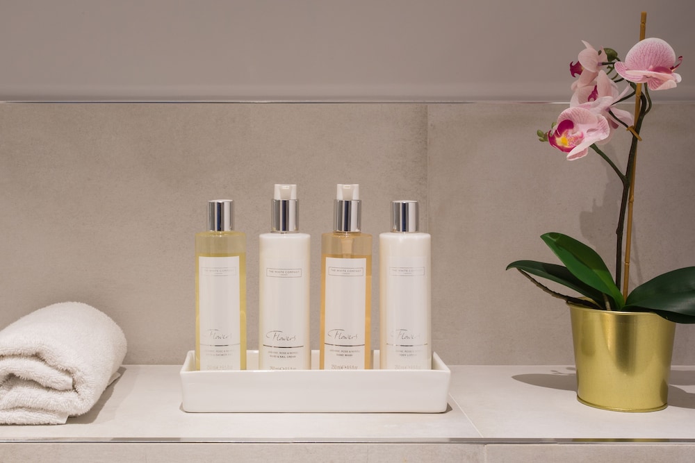 Basingstoke Vacations - Skyline Plaza by Viridian Apartments - Property Image 7