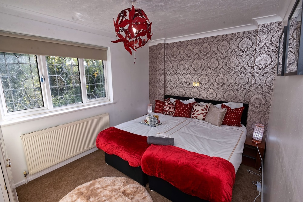 25 Mins to CL! London Amazing 2bedhome Sleeps 1-5