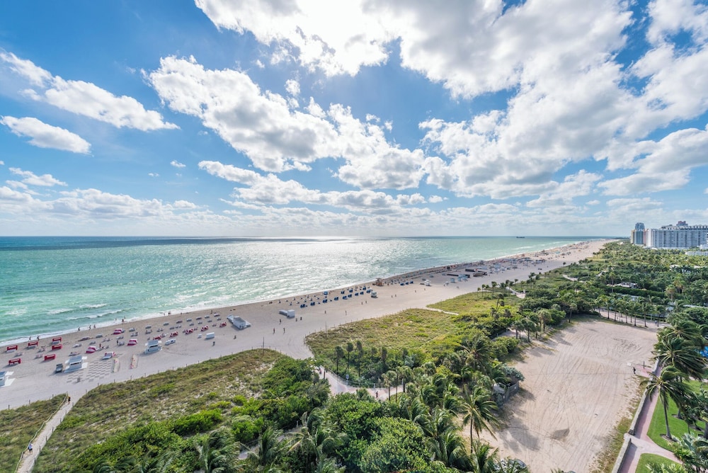 Luxury Vacation Rentals in South Beach by LRMB