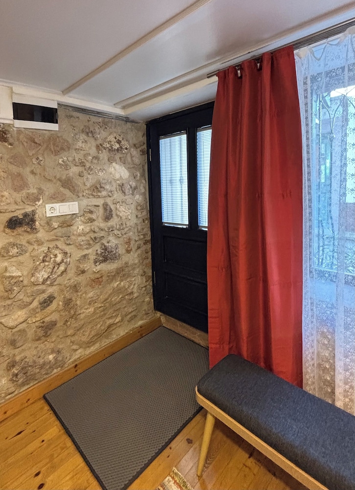 Idor Guest House