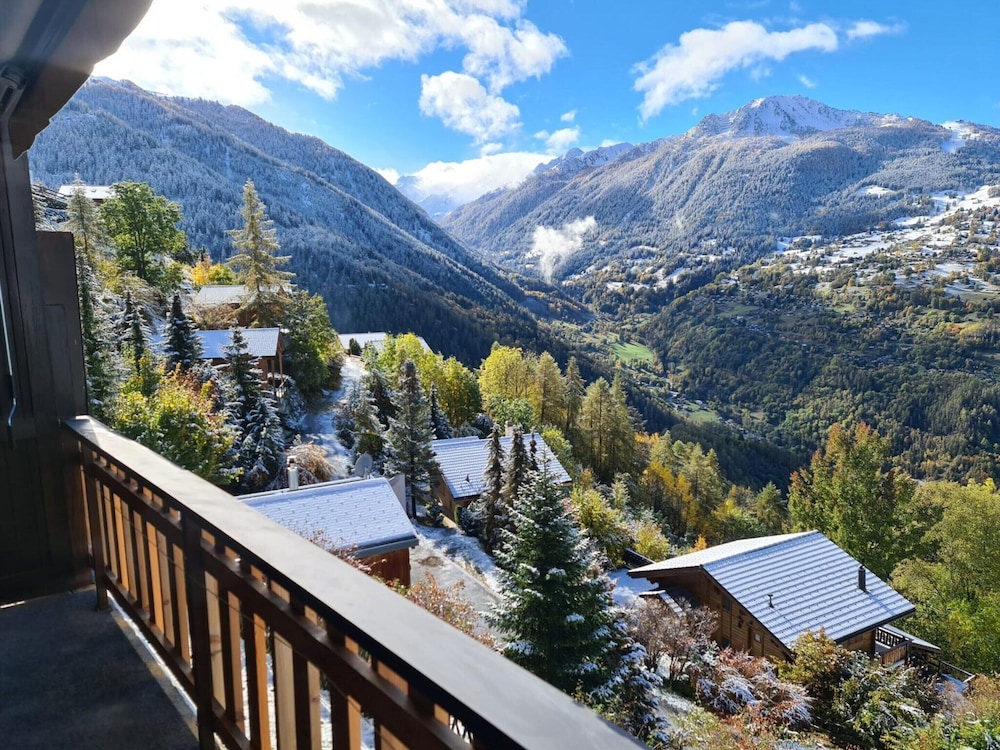 Flat in Veysonnaz Near Ski Lift & Valley Views