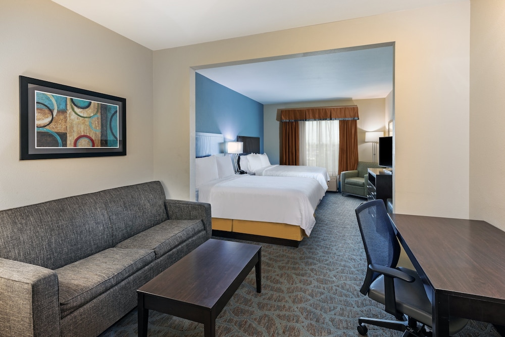 Holiday Inn Express & Suites Floresville by IHG
