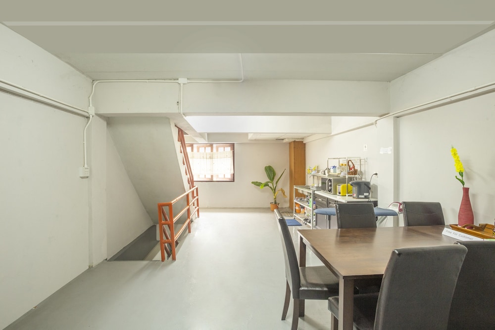 OYO 723 Lamphun Hostel
