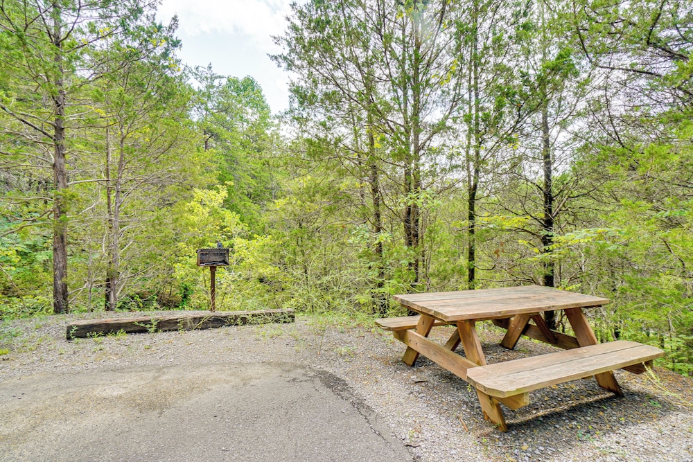 Private Hot Tub: Lake Resort Cabin in Sevierville!
