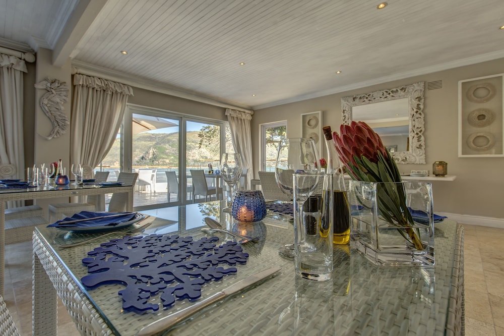 Amanzi Island Boutique Hotel