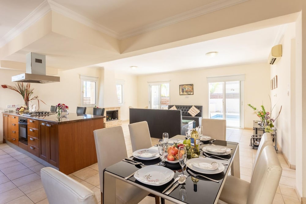 Villa Solis With 3 Bedrooms and 3 Bathrooms