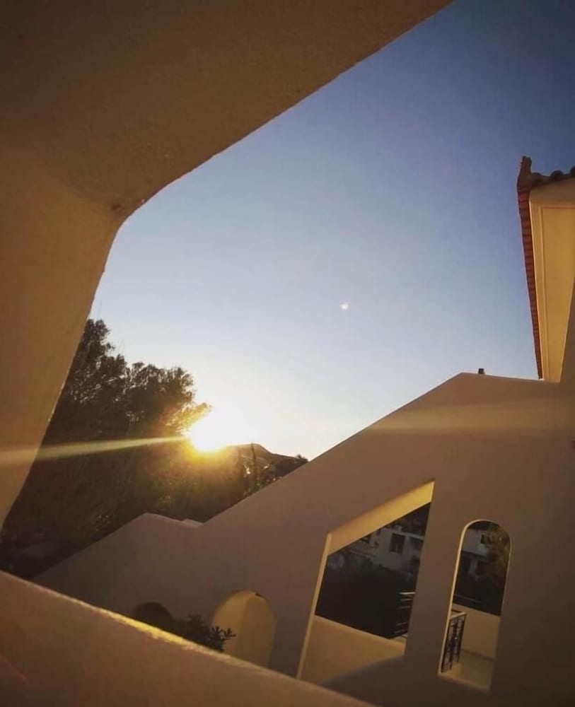 Photo 33