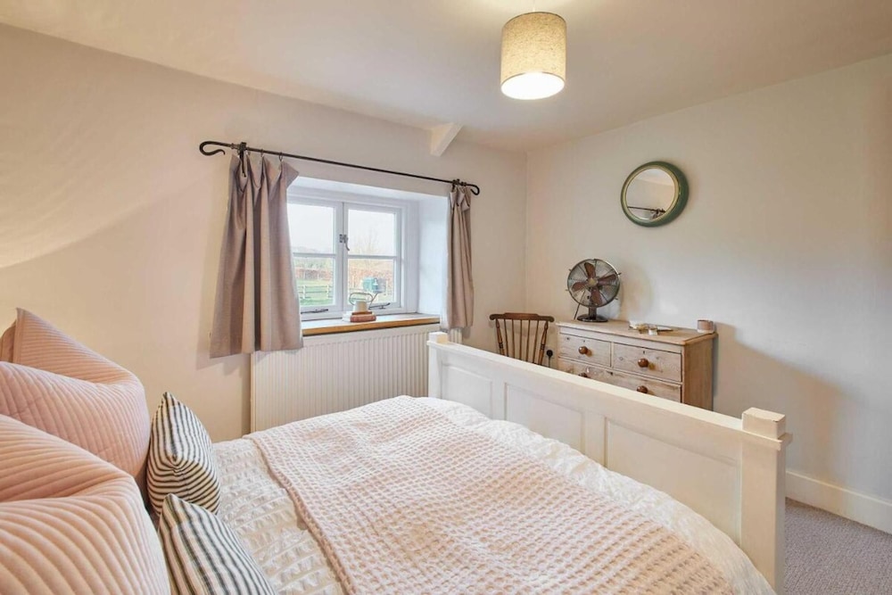 Host Stay Coed Barn