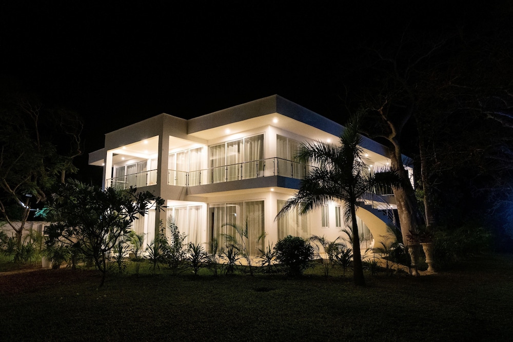 Coral Cove Diani Treehouses