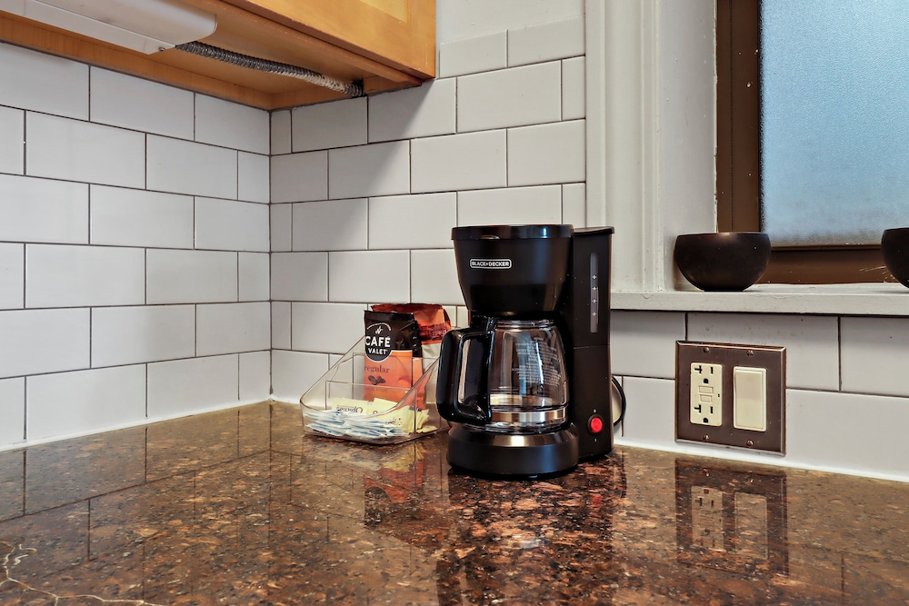 Ideal 4BR Unit - Maryland 2