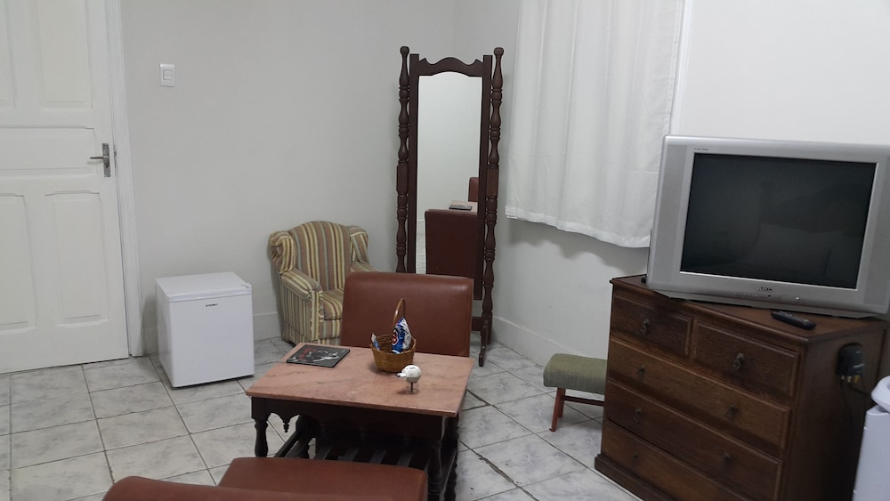TJ House Hospedagem