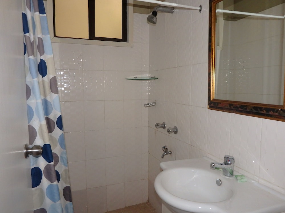 Bluewater Lodge - Hostel