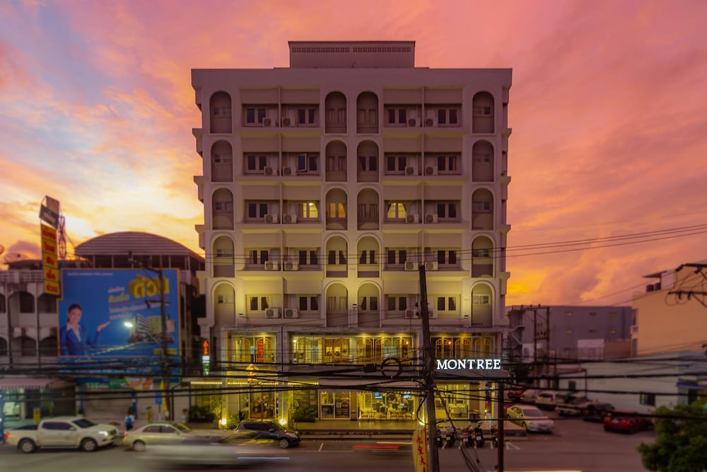 Hotel Montree Phuket Hotel - Image 1