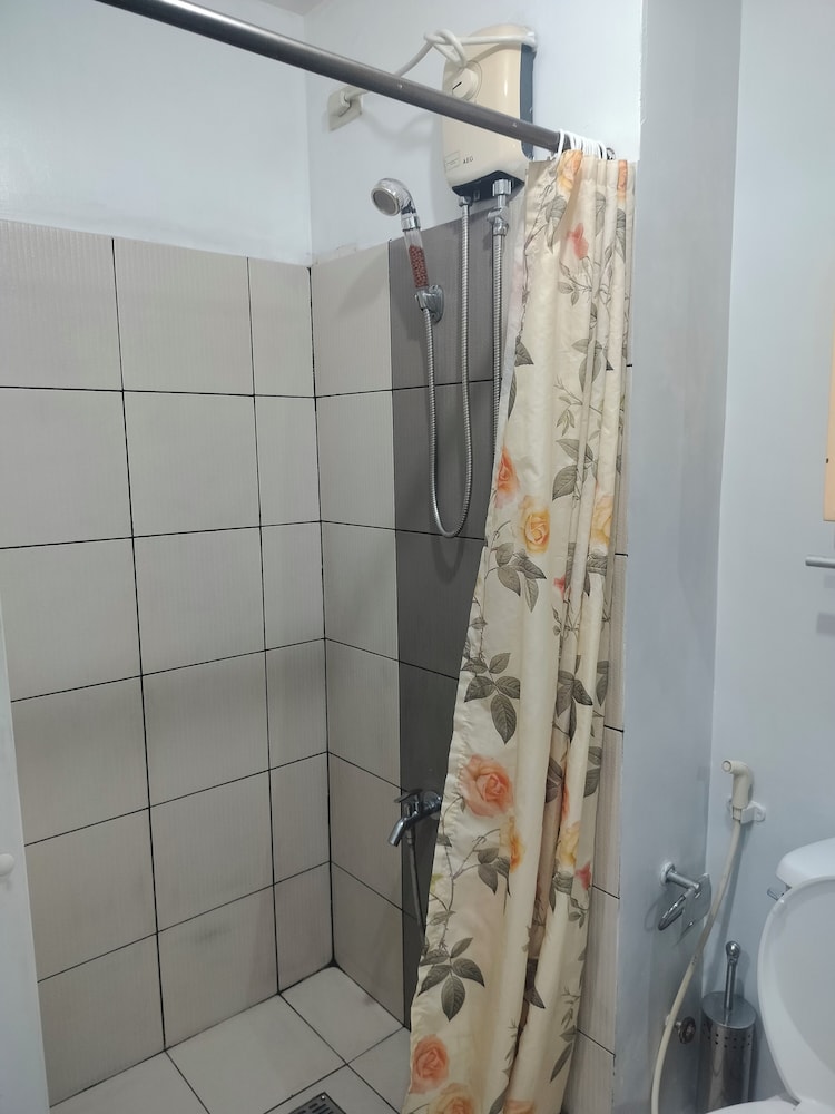 Luxurious City Lights View Condo for Rent in Quezon City