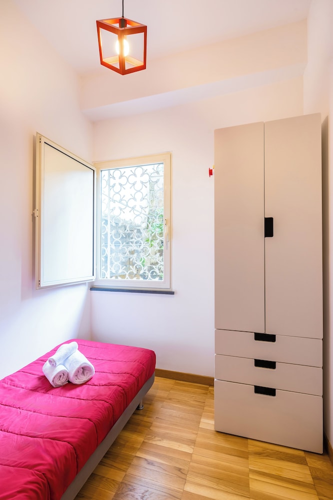 Fresh and Trendy Flat at Vomero
