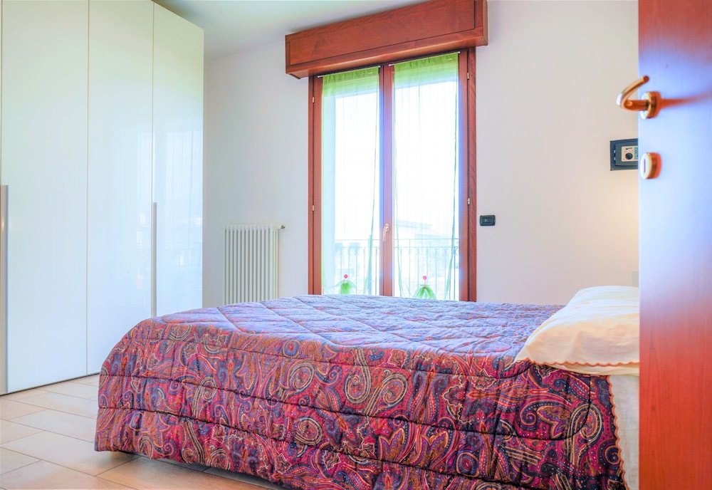 Viserbella Cozy Apartment view 3