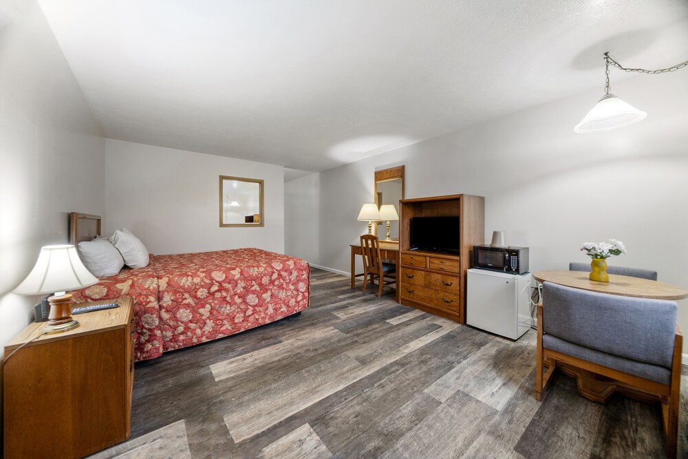 Executive Inn Cass City